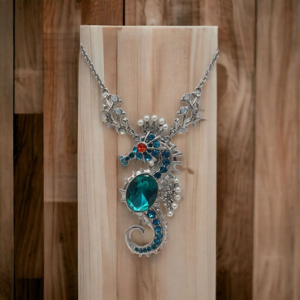 NWT Betsey Johnson Jewelry Large Seahorse Pendant Necklace Crystal Jeweled Crown - Picture 3 of 13